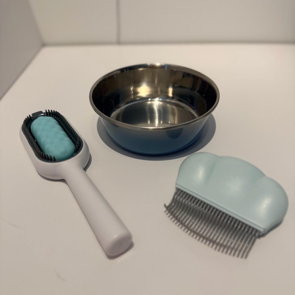 Pet Grooming Set with Blue Brush and Bowl